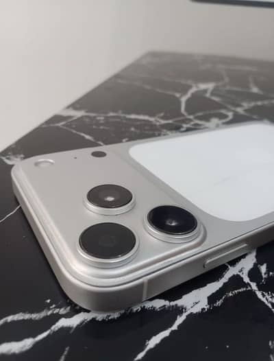 Apple iPhone 11 128 GB Converted into 17 Pro