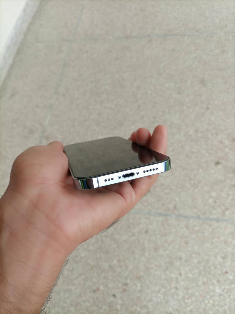 Apple iPhone 13 Pro 1