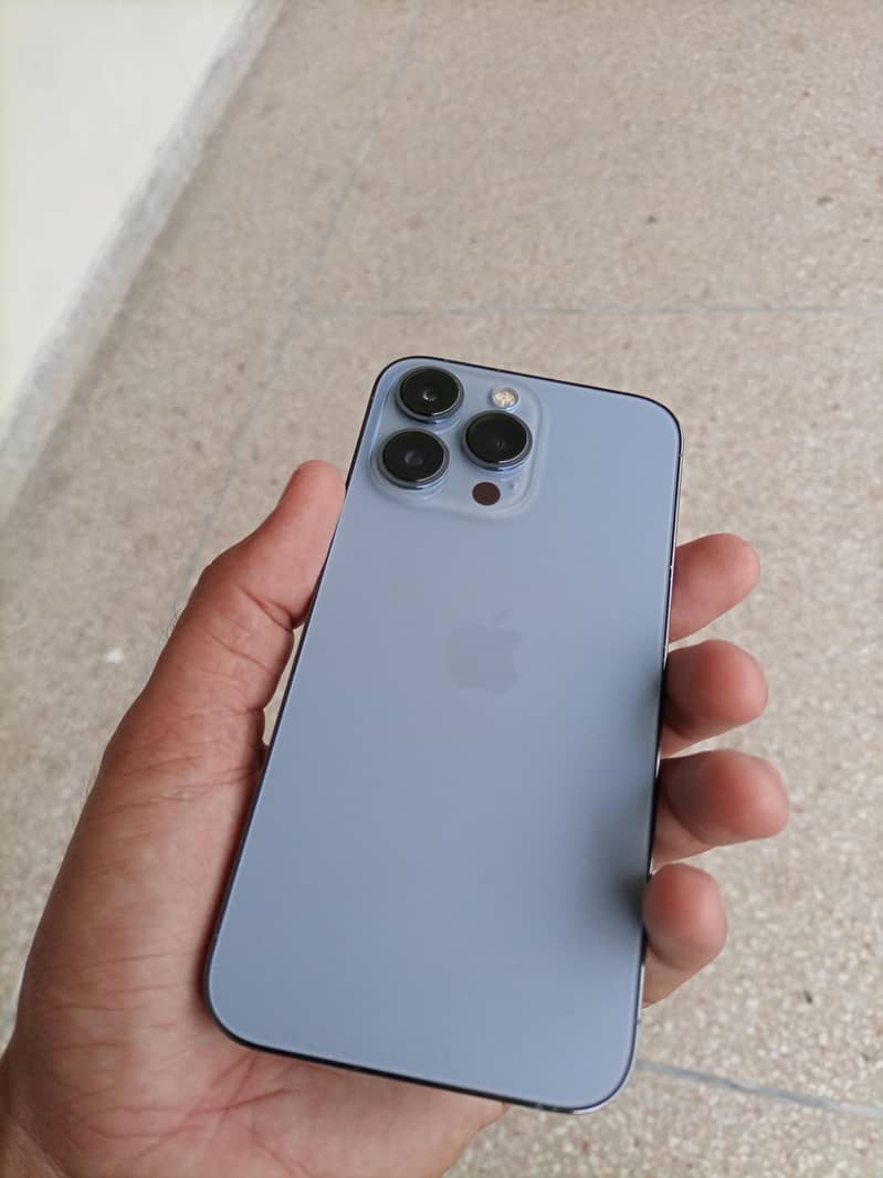 Apple iPhone 13 Pro 4