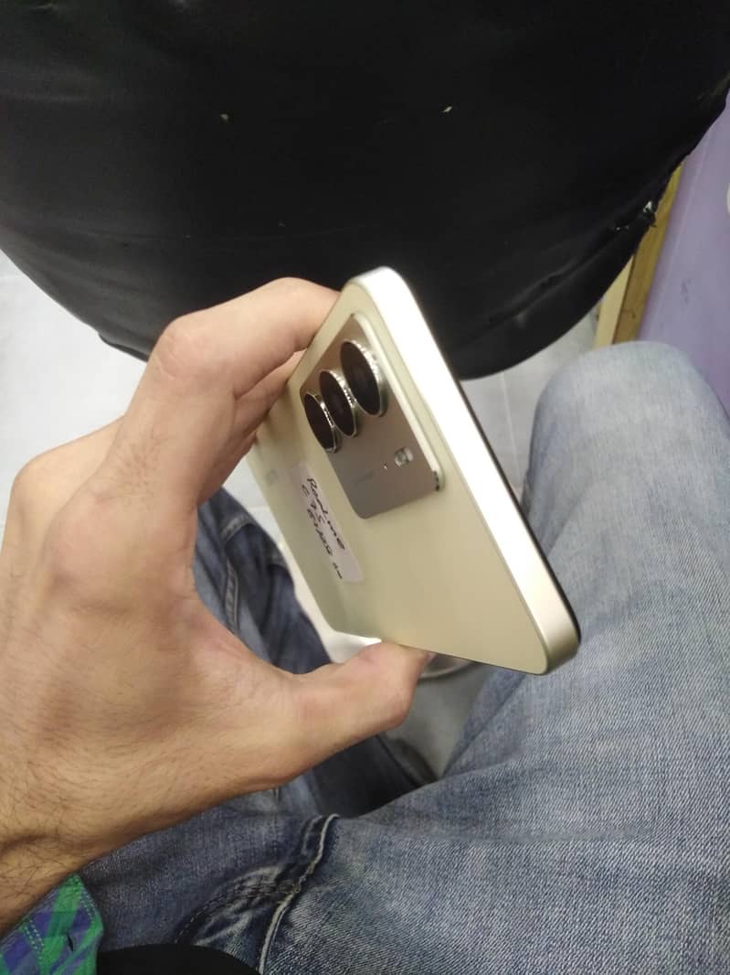Realme C75 4
