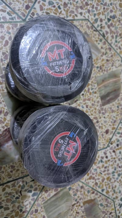 5kg dumbells new pair
