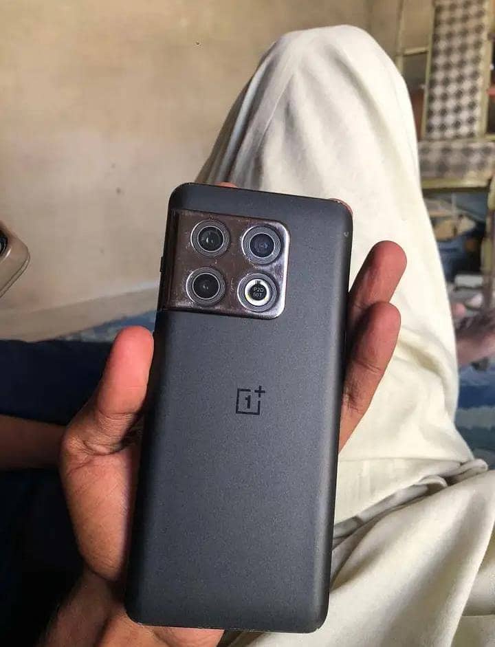 One Plus 10 Pro 3