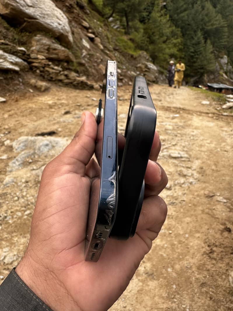 Apple iPhone 13 2