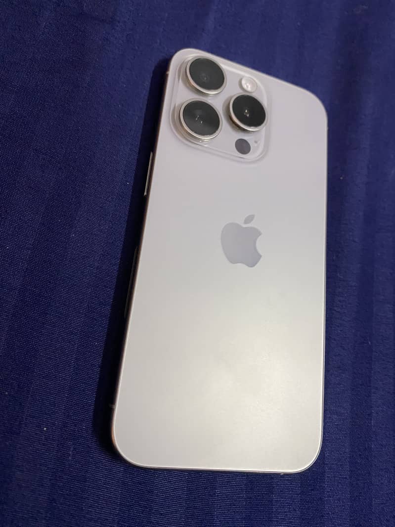 Apple iPhone 15 Pro 0