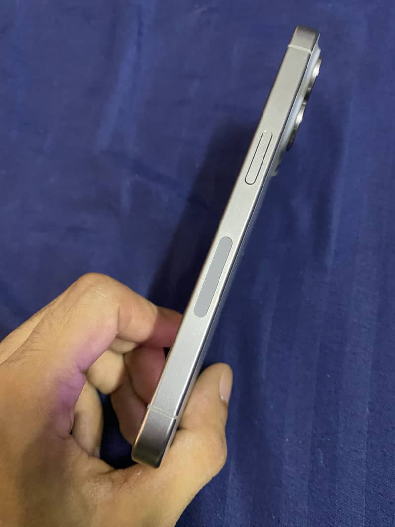 Apple iPhone 15 Pro 1