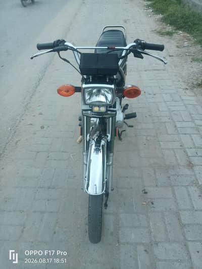 good condition koi kam Nahi Hony wala all new