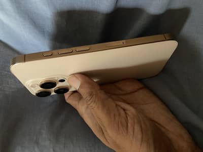 Apple iPhone 16 Pro