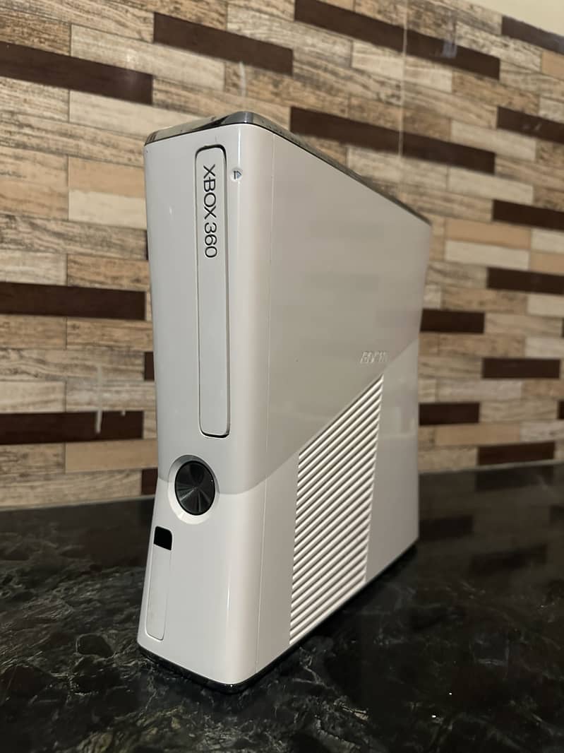 Xbox 360 slim (red light error) 0