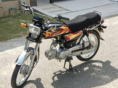 Honda CD 70 bike , Black color , Condition 10/10 ,Agent sale