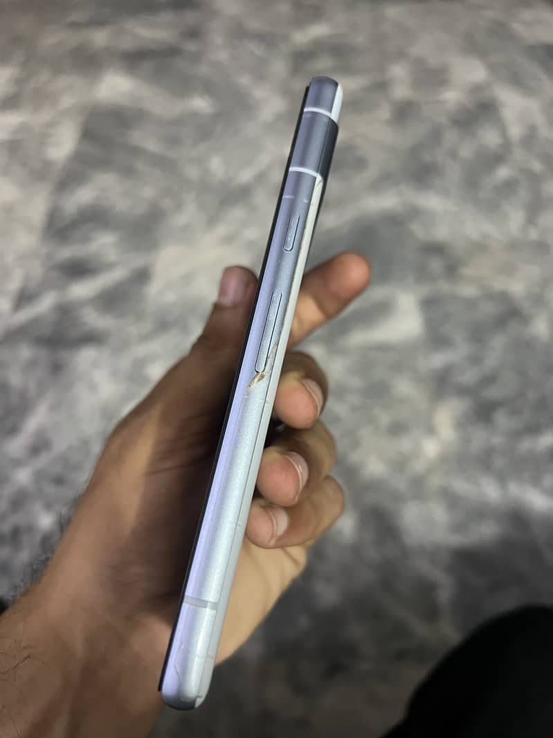 Google Pixel 7a 5