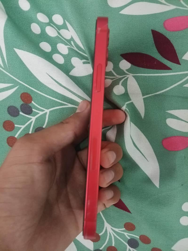 Apple iPhone 12 4