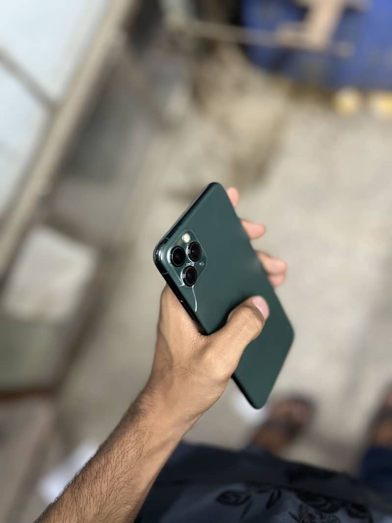 iPhone 11pro max 64gb 4