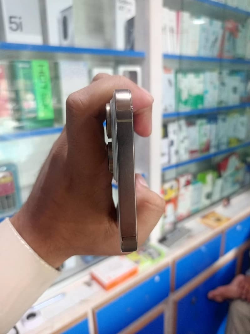 Apple iPhone 14 Pro Max 1
