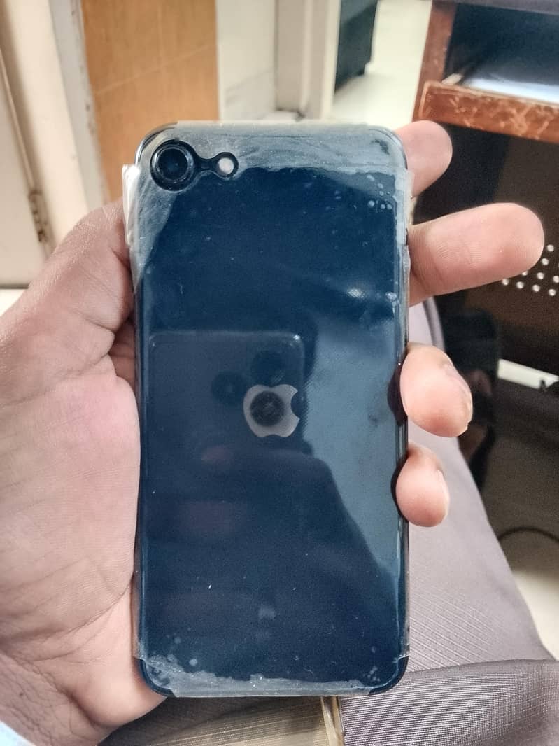 iPhone SE 2020 1