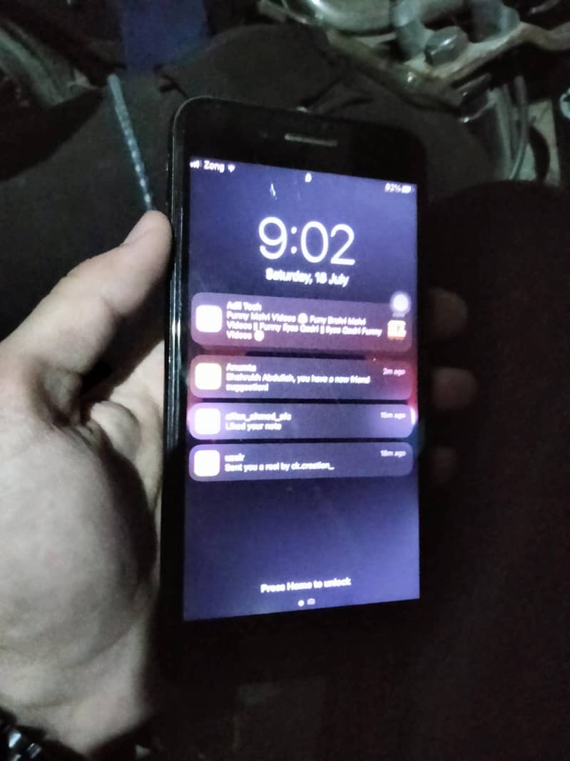 Apple iPhone 7 Plus 1