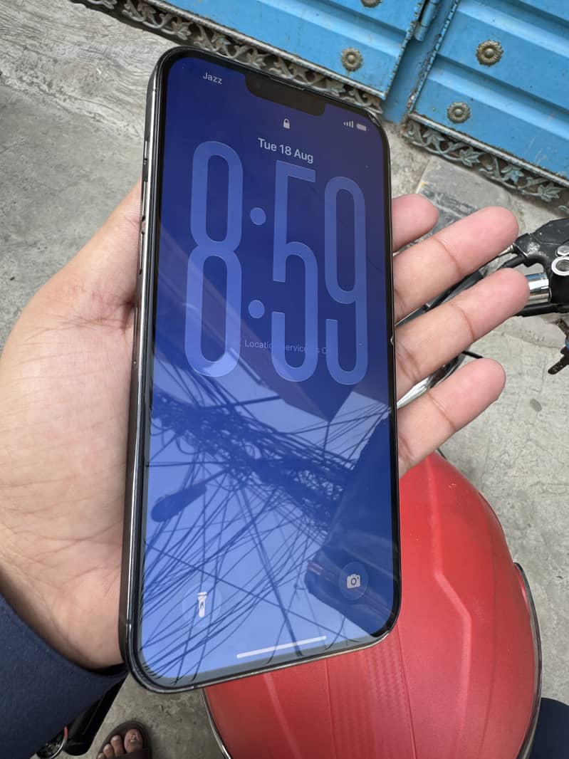 Apple iPhone 13 Pro Max 2