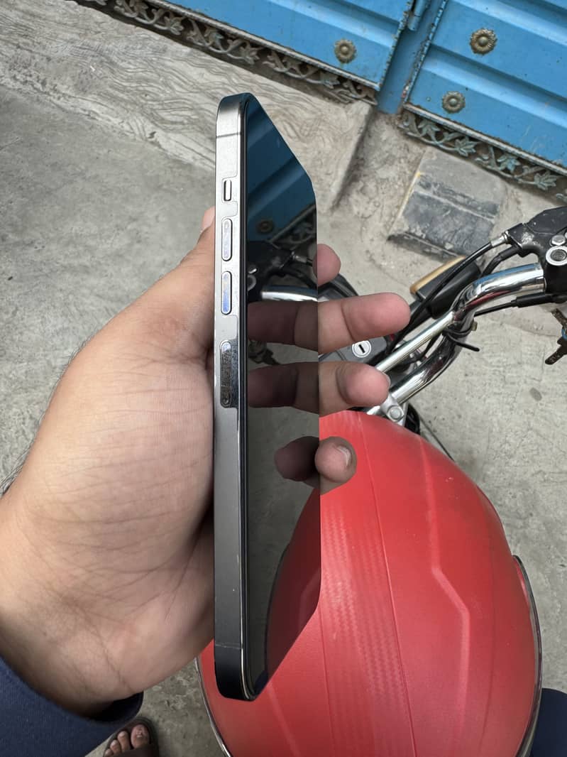 Apple iPhone 13 Pro Max 3