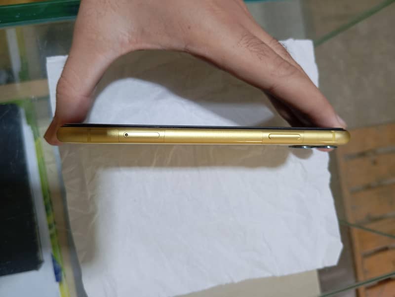 Apple iPhone 11 3
