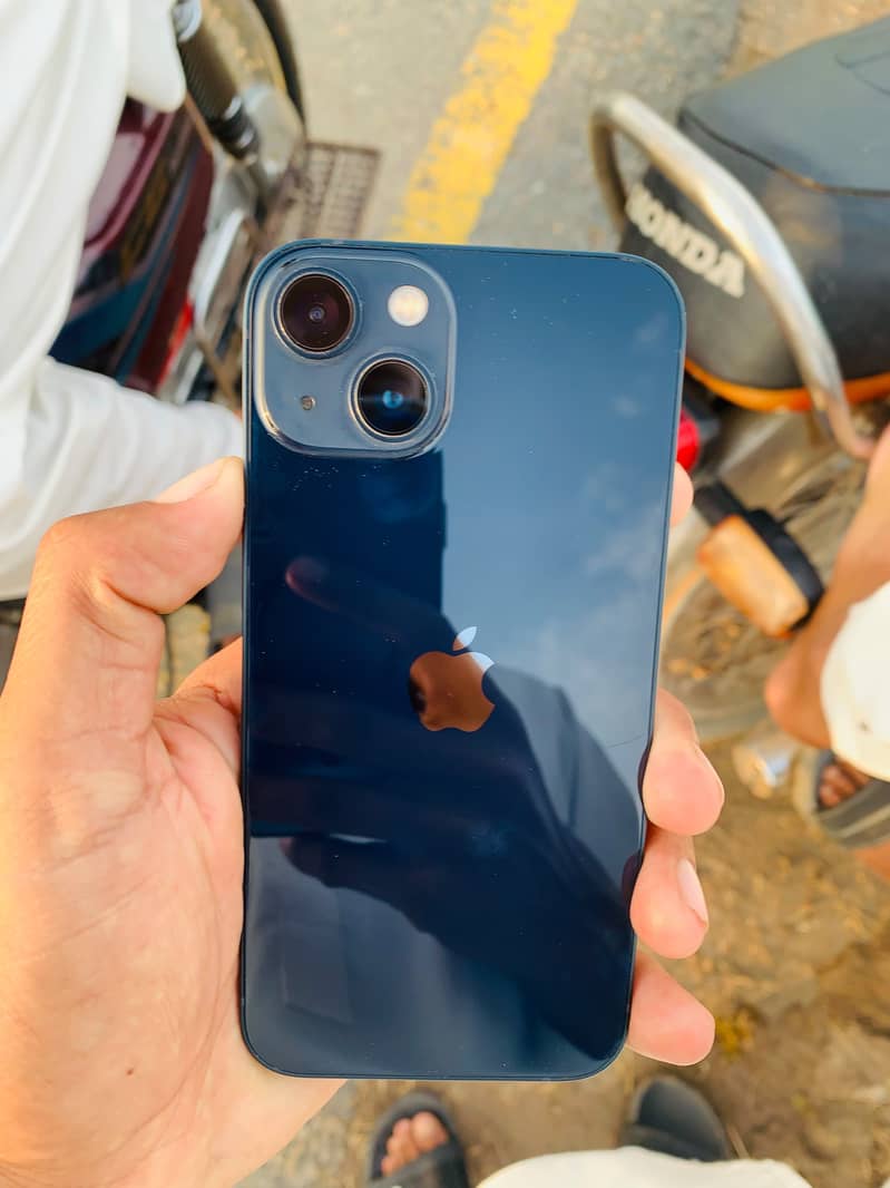 Apple iPhone 13 0