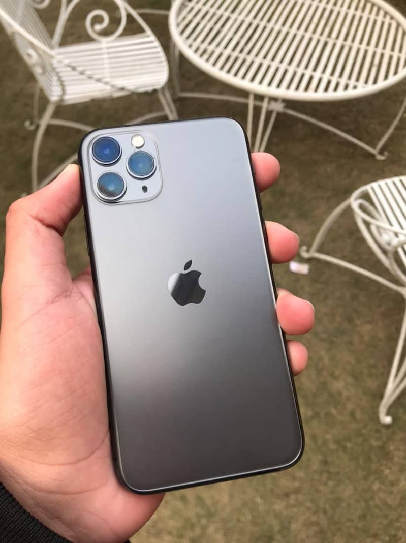 Apple iPhone 11 Pro 1