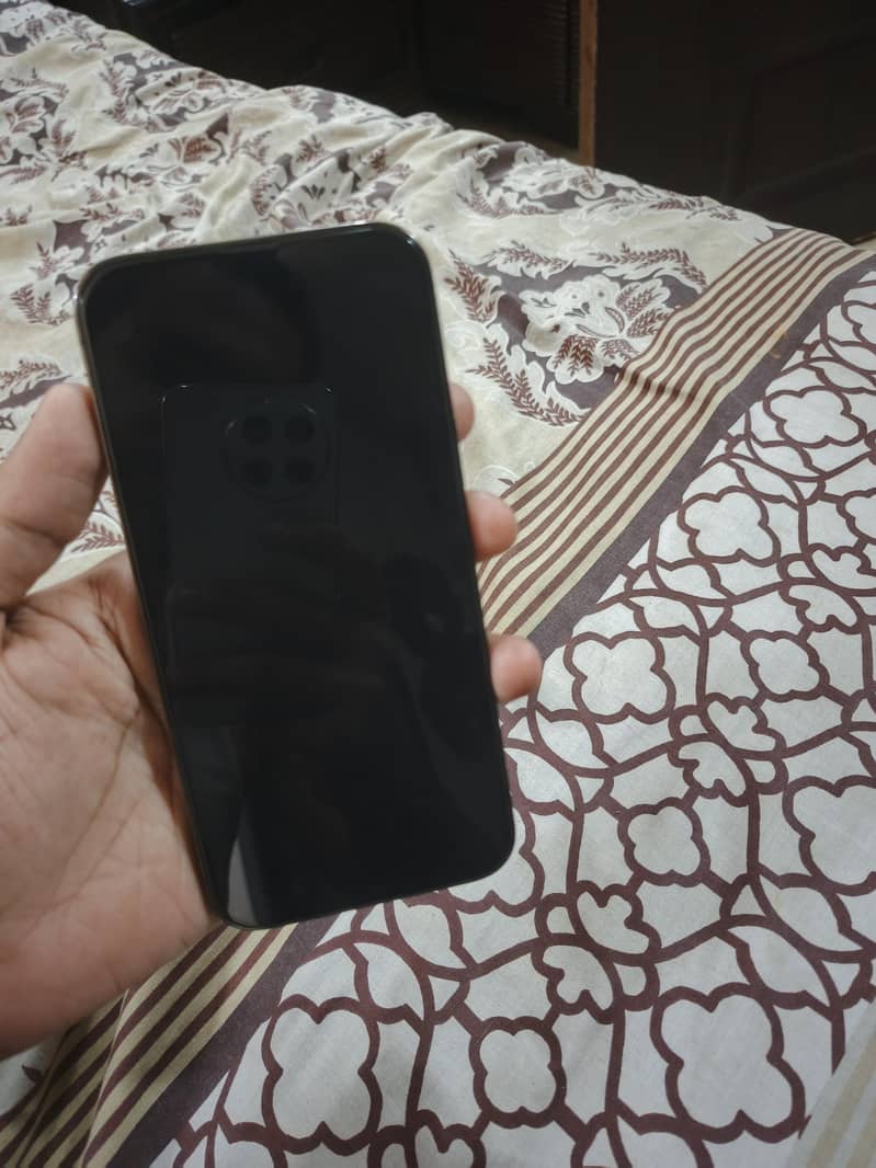 Apple iPhone 13 Pro Max 1