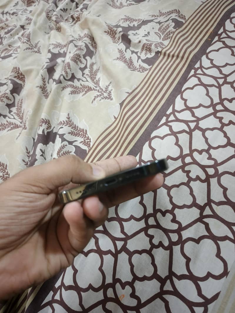 Apple iPhone 13 Pro Max 5