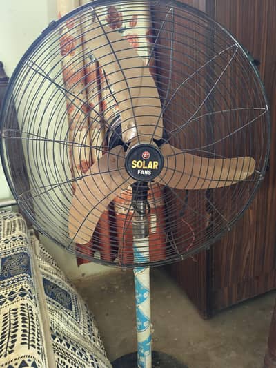 Solar AC/DC Pedestal Stand Fan in Good Condition for Sale