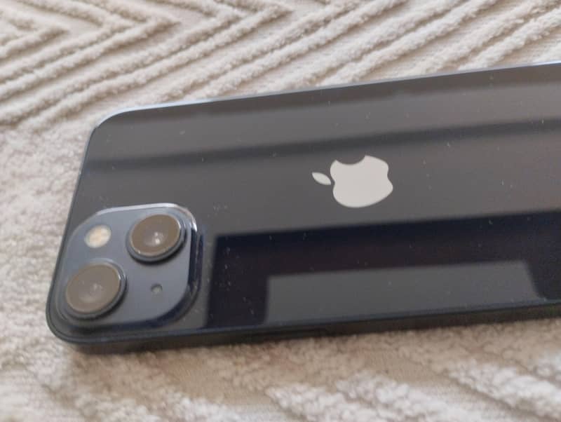 Apple iPhone 13 1