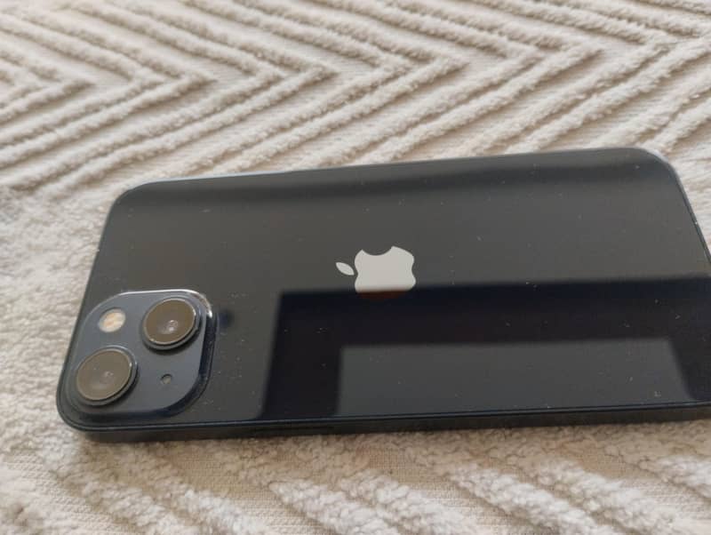 Apple iPhone 13 2