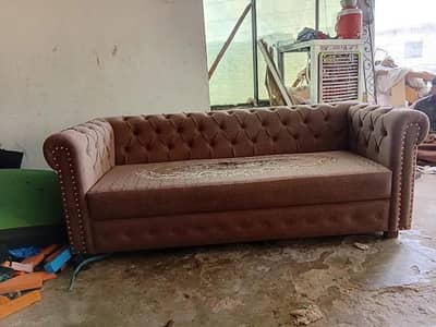 شاندار اور پائیدار چیسٹر فیلڈ صوفہ برائے فروخت