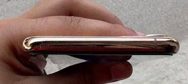 Apple iPhone 11 Pro Max 2