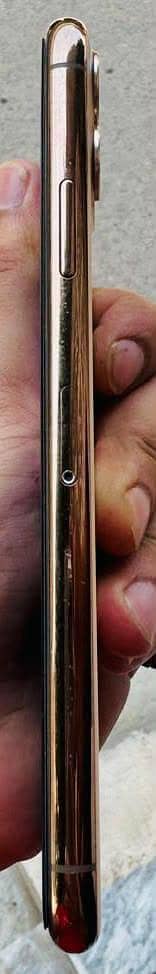 Apple iPhone 11 Pro Max 4