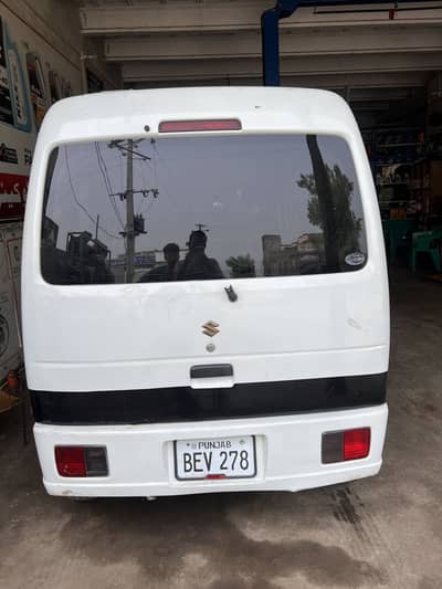 Suzuki Every 2011