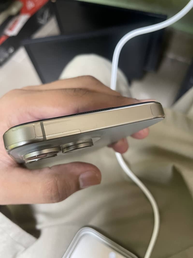 Apple iPhone 15 Pro Max 3