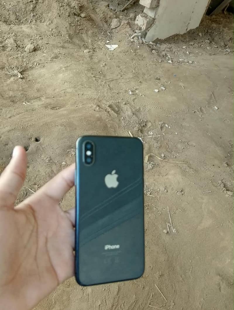 Apple iPhone X 4