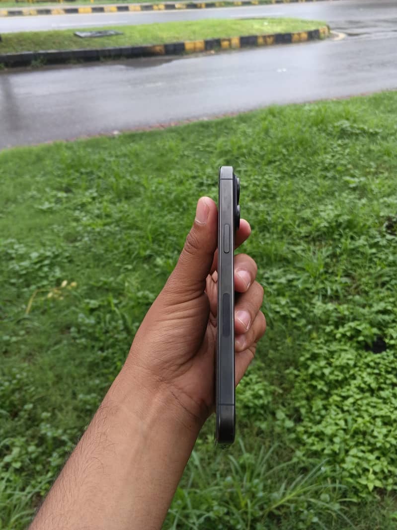 Apple iPhone 15 Pro Max 5