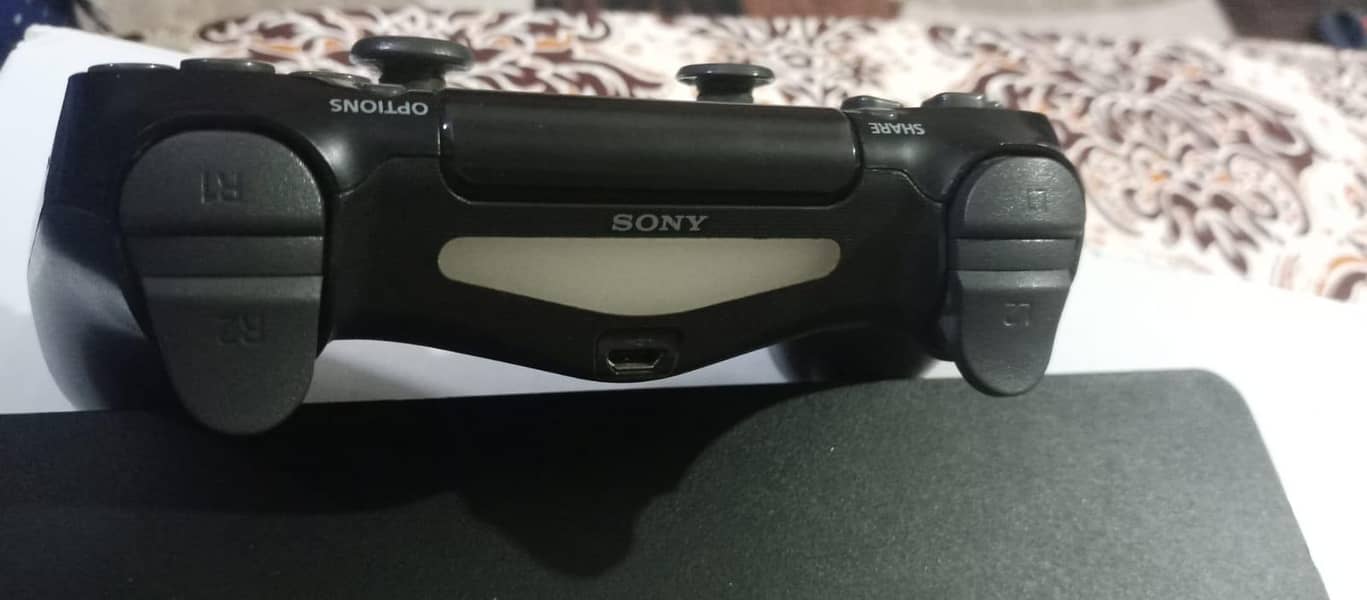 PS 4 Used Condition 9/10 6