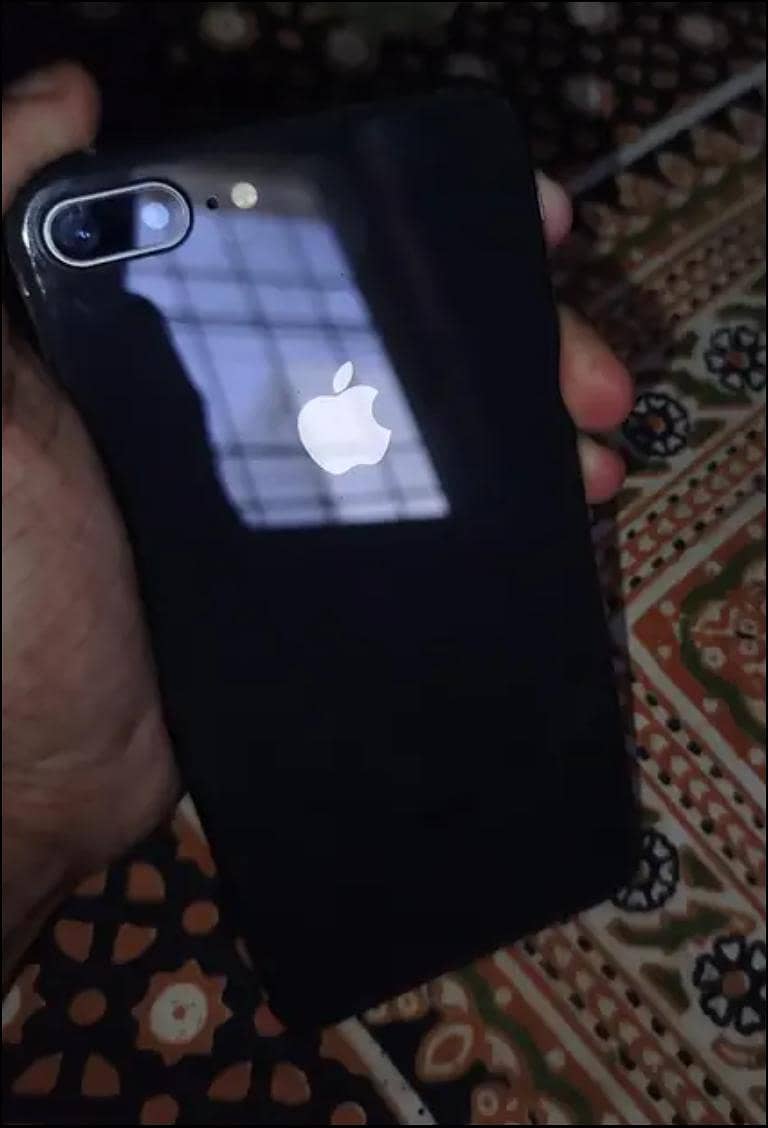 Apple iPhone 8 Plus 2