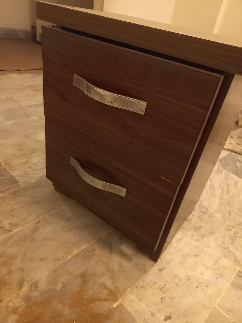Double Bed with side table for sell 3