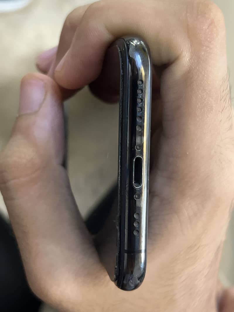 Apple iPhone XS 5