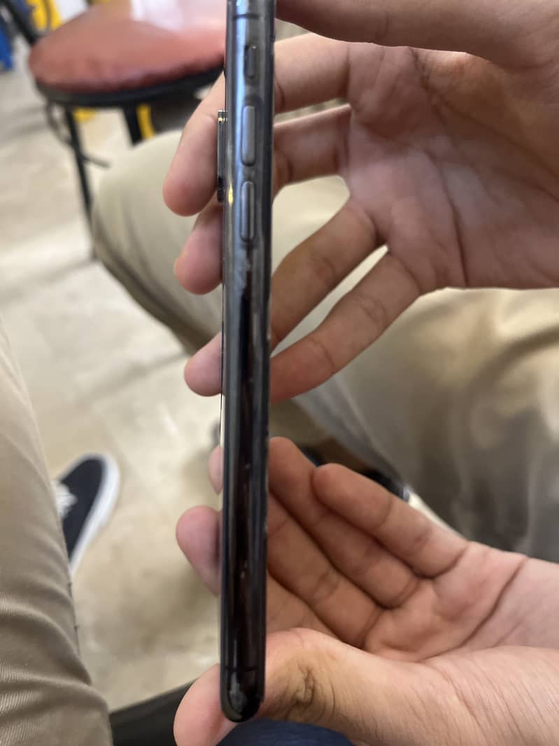 Apple iPhone XS 7