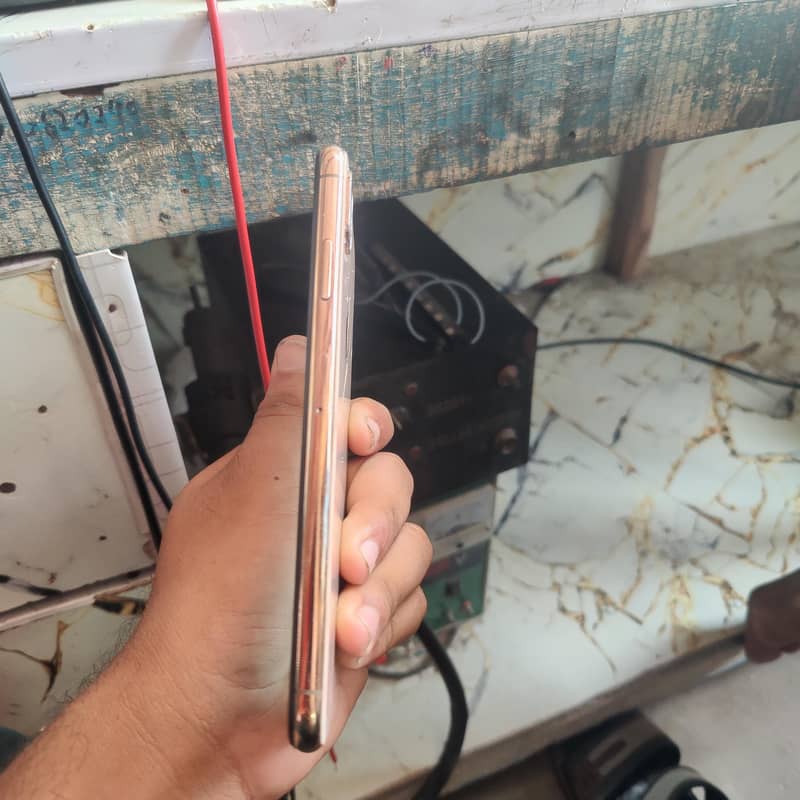Apple iPhone XS Max 2