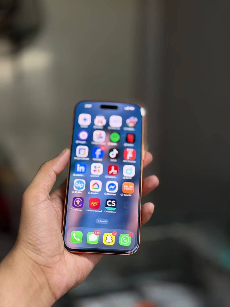 Apple iPhone 17 Pro Max 1