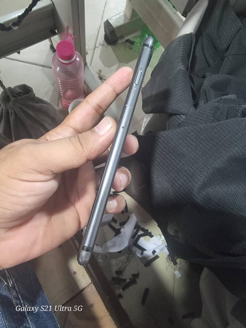 Apple iPhone 8 Plus 4