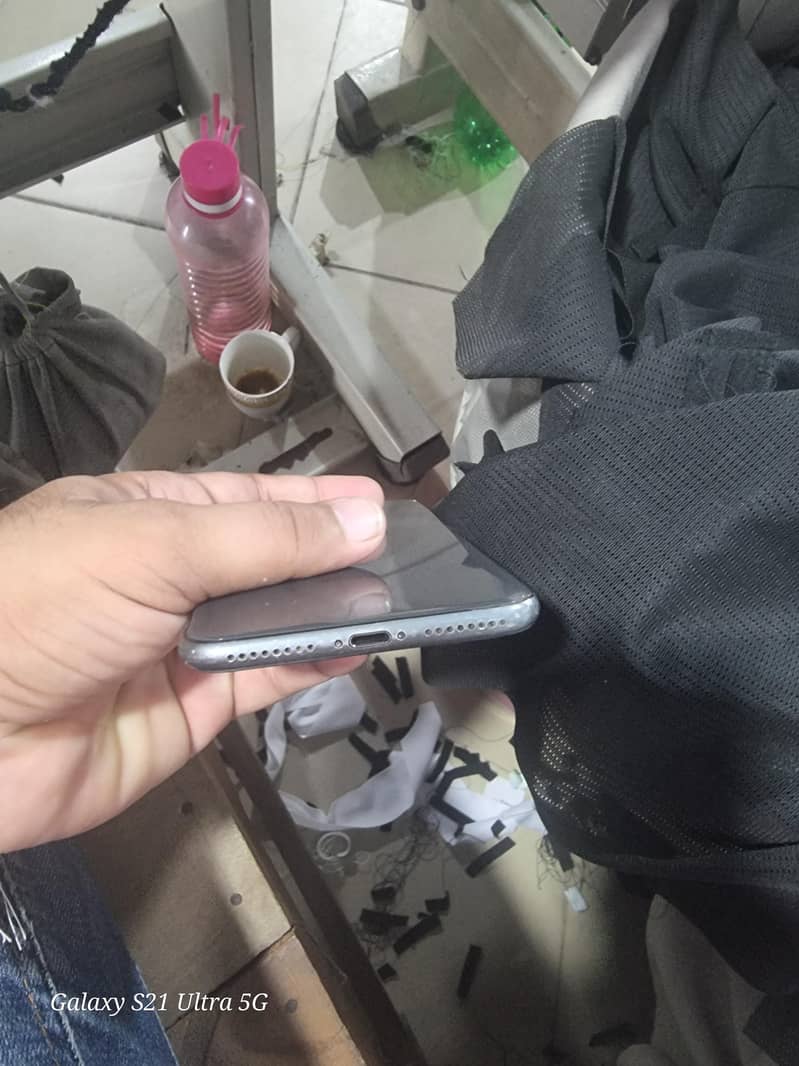 Apple iPhone 8 Plus 5