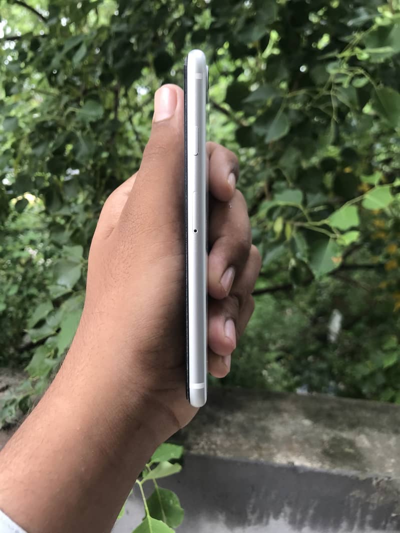 Apple iPhone SE 2020 2