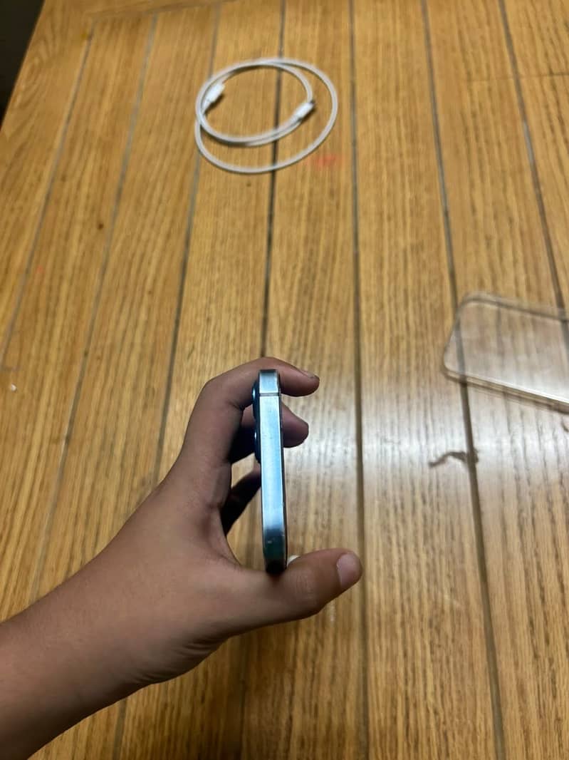 Apple iPhone 13 6