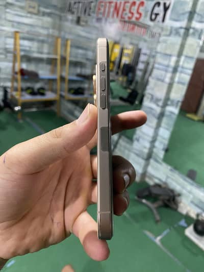 Apple iPhone 16 Pro