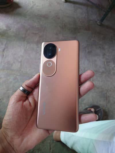 Vivo V40e Golden Color . . . . .