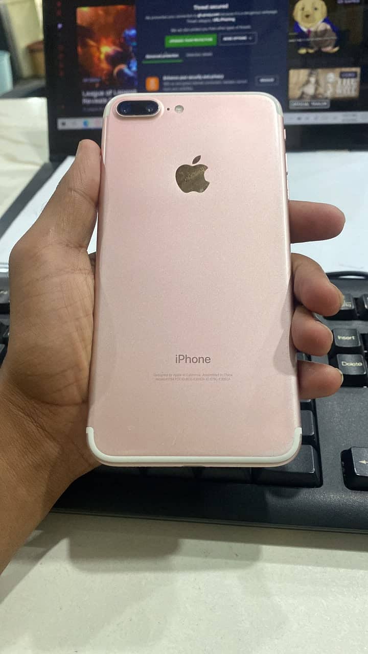 Apple iPhone 7 Plus 0